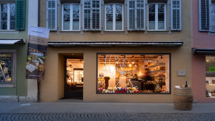 Das charmante Käsefachgeschäft überzeugt nicht nur mit einem harmonischen Ambiente sondern mit seinen ambitionierten Chäsmeitschi.