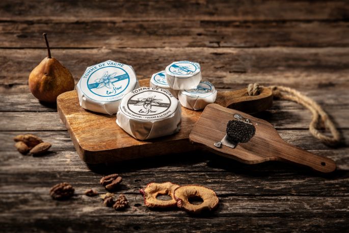 La Fleur ist ein cremiger aromatischer Weichkäse und eine Eigenmarke von Baumann Käse. 