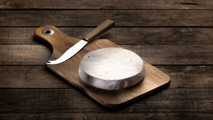 Schweizer Bergbrie Weichkäse aus der UNSECO geschützten Entlebuch-Region. Echter Geschmack dank silofreier Fütterung der Tiere. Im Chäsbueb und bei Baumann Käse erhältlich.